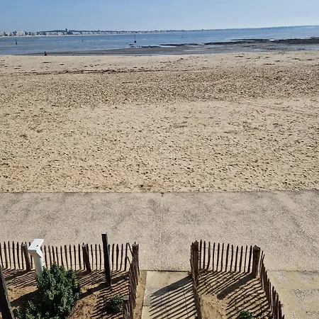 Exceptionnel Les Pieds Dans L'eau Avec Vue Sur La Διαμέρισμα *